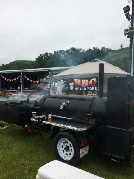 Meadow Creek TS250 Tank Smoker With Meadow Creek BBQ42 Chicken Cooker Meadow Creek TS250 Tank Smoker With Meadow Creek BBQ42 Chicken Cooker