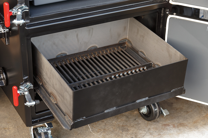 Box_Smoker_BX50_Slide_Out_Charcoal_Basket