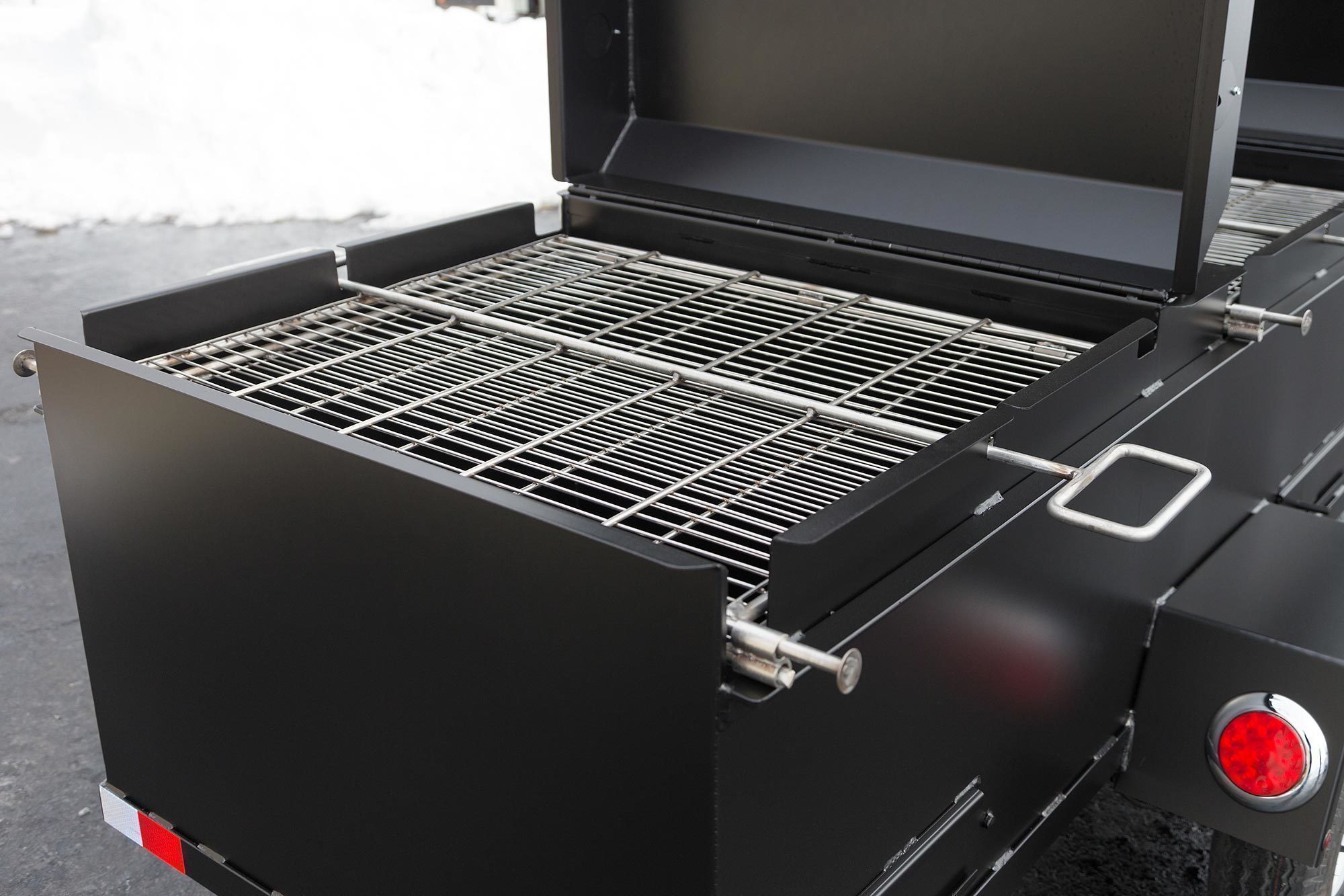 https://www.meadowcreekbbq.com/wp-content/uploads/2018/12/BBQ96_Chicken_Cooker_Pit.jpg