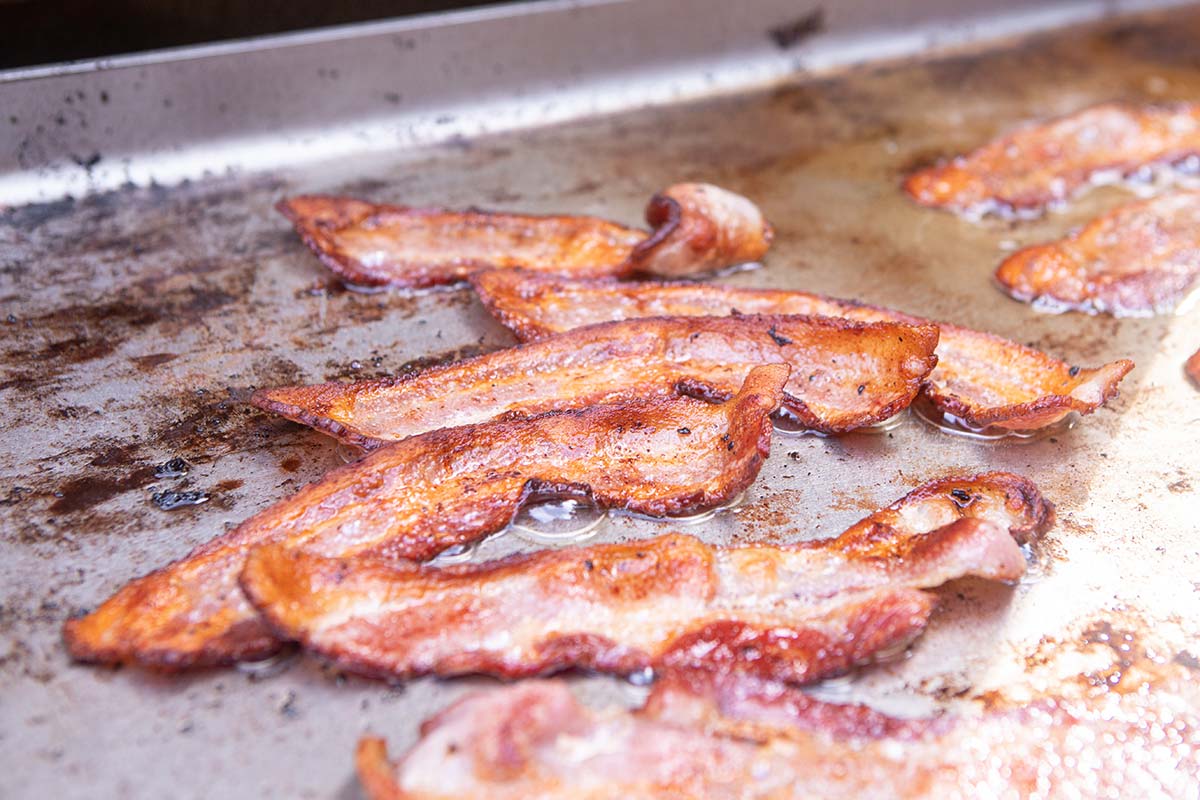 BBQ26S_Griddle_20_Bacon