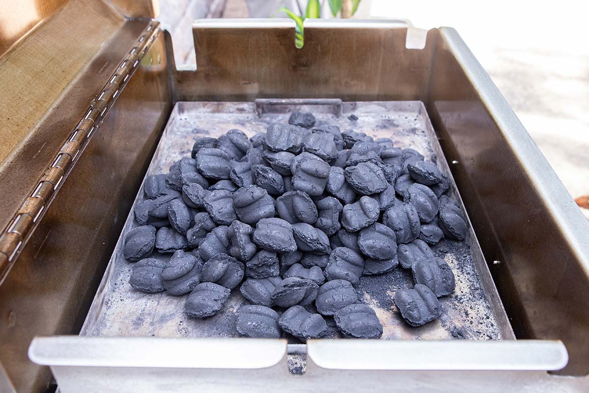 BBQ26S_Grill_5_Charcoal