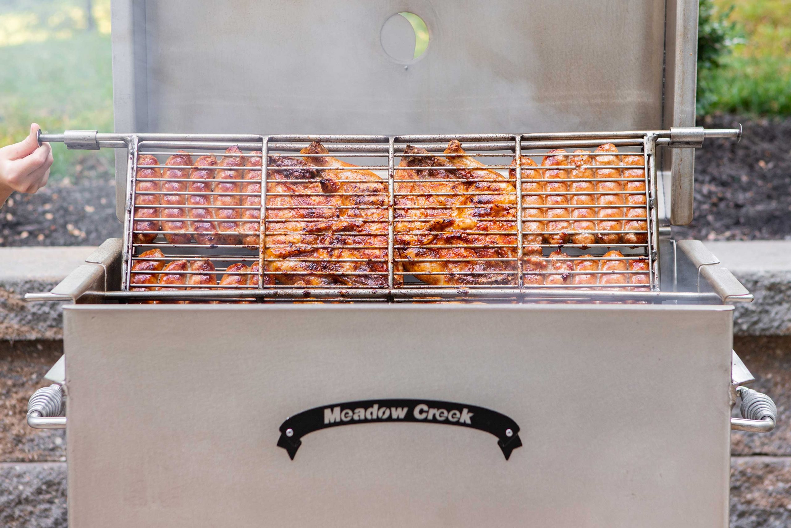 https://www.meadowcreekbbq.com/wp-content/uploads/2019/10/BBQ26S_Double-Sided_Grate_08-1-scaled.jpg