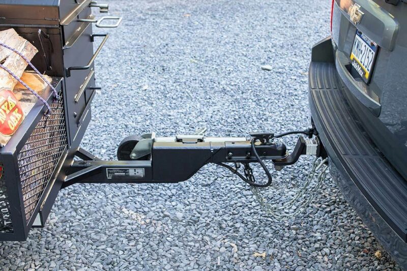 TS250_Reverse_Flow_Smoker_04_Hitch