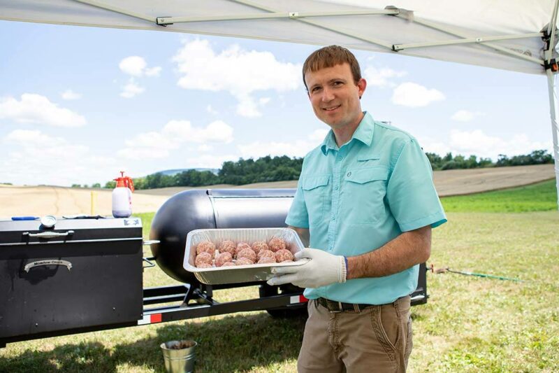 TS250_Reverse_Flow_Smoker_45_Sausage_Balls