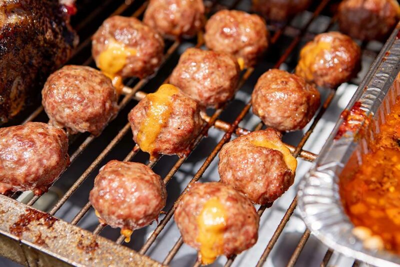 TS250_Reverse_Flow_Smoker_56_Sausage_Balls