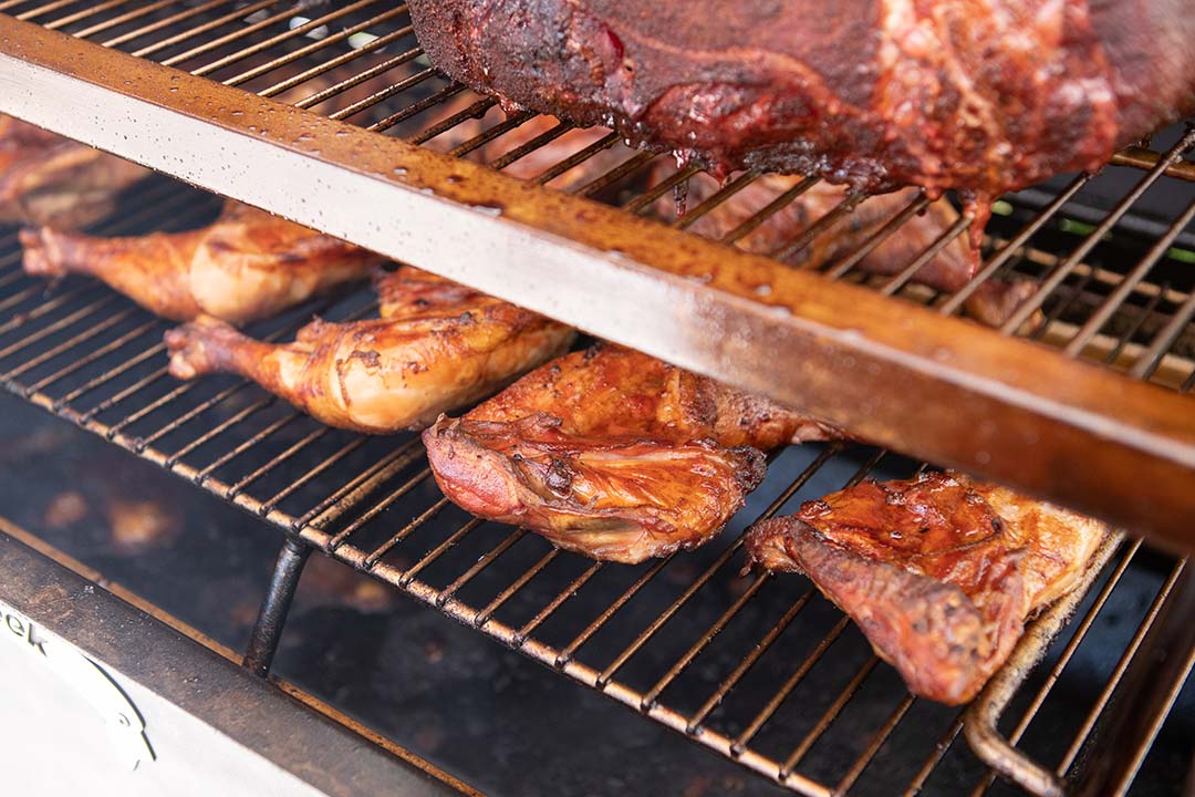 Meadow_Creek_SQ36_Offset_Smoker_26_Chicken