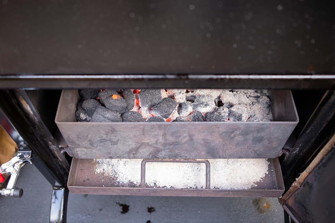 BX25_Box_Smoker_23_Charcoal_Basket